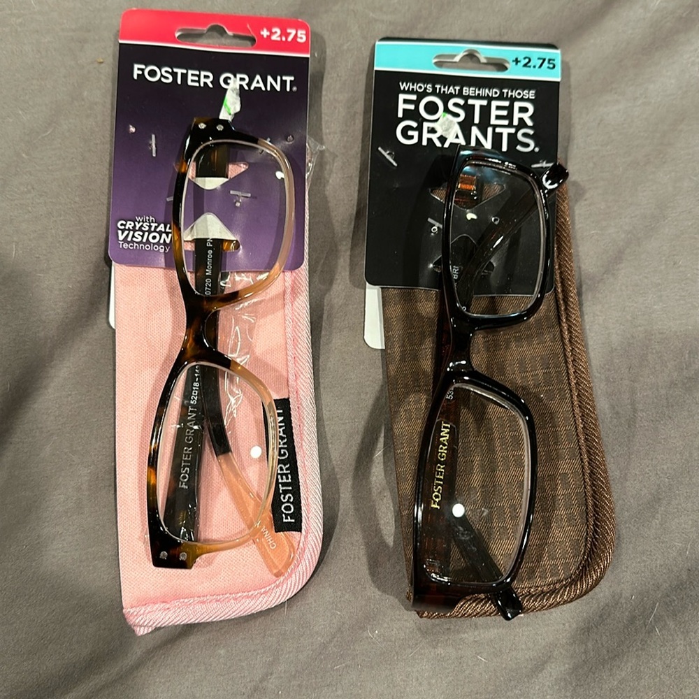 New with tags foster Grant 2.75 readers. Sold as a lot of two.